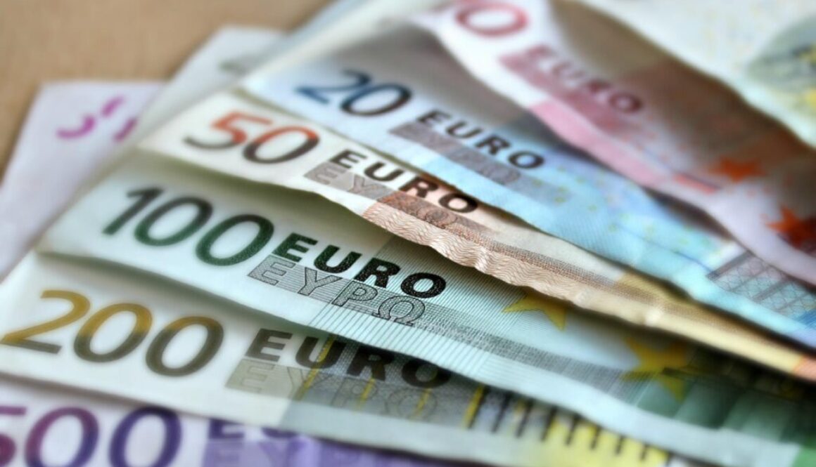 martaposemuckel-banknotes-209104