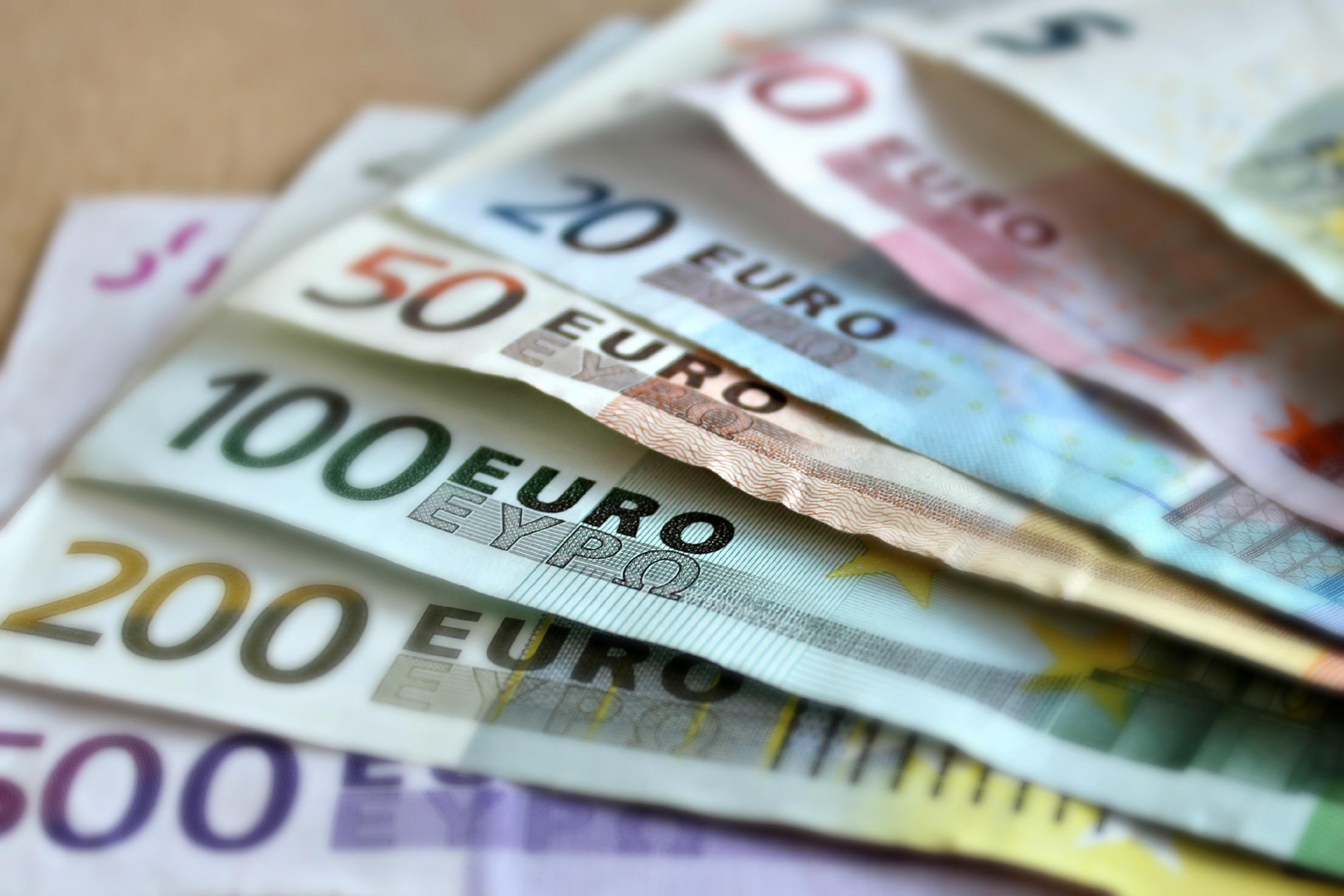 martaposemuckel-banknotes-209104